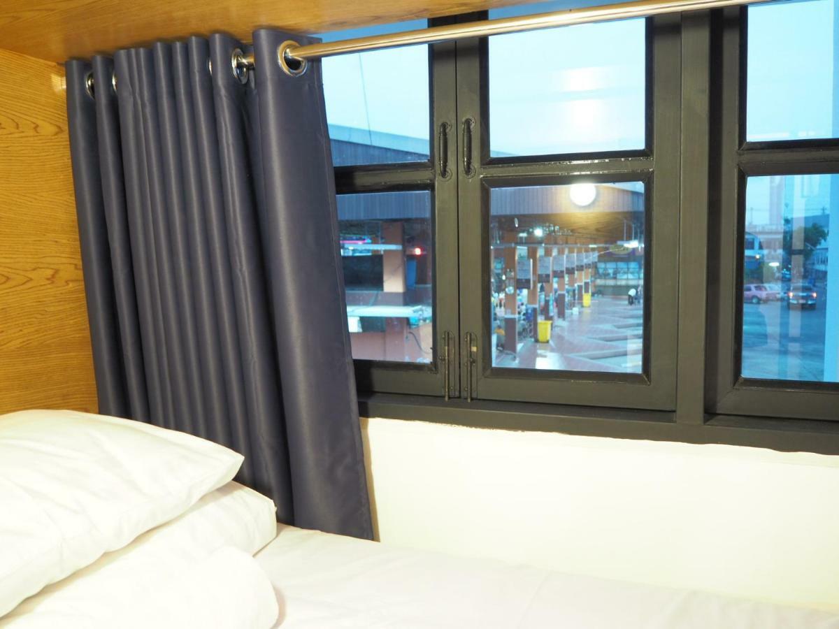 Terminal Hostel Lampang Esterno foto